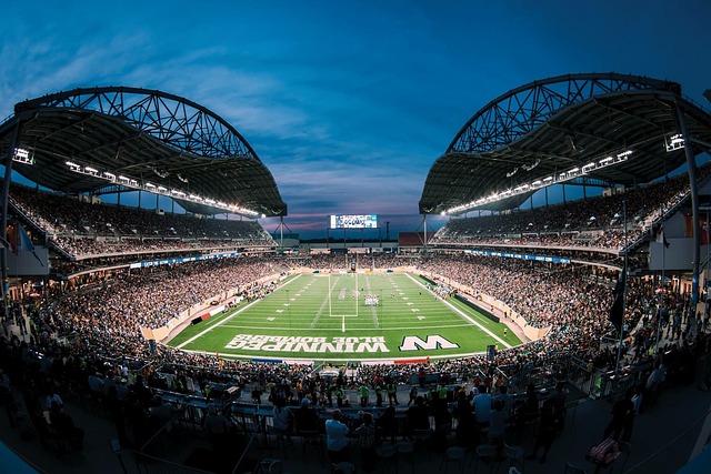 曼联与主帅滕哈赫续约至2026年 红魔期望东山再起.